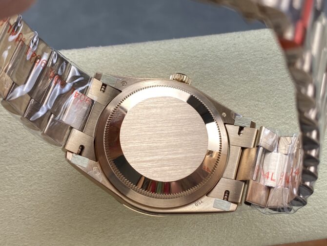 Replica Rolex Day-Date 128235 Everose Gold MOP Dial 36MM Unisex Watch