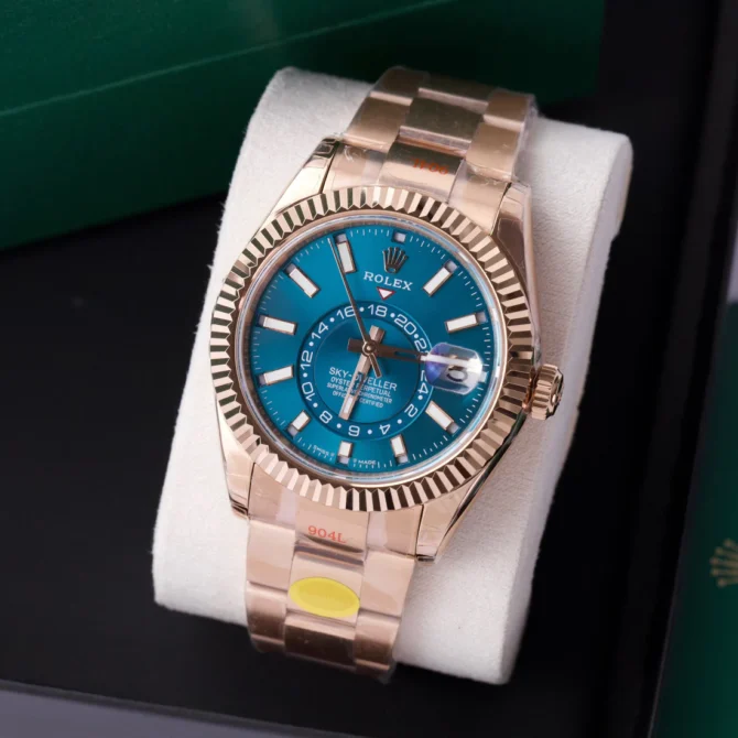 Rolex Sky Dweller in 18 kt Everose gold m336935 0001 42mm