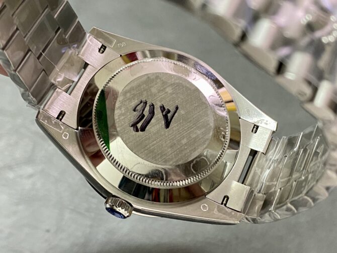 Replica Rolex Day-Date 40mm Arabic Platinum Olive Dial 228206