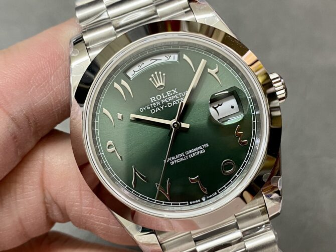 Replica Rolex Day-Date 40mm Arabic Platinum Olive Dial 228206