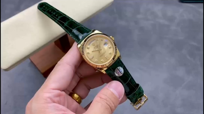 Replica Rolex Day Date 36 Yellow Gold Champagne Dial 118138 0148 Green Leather Strap