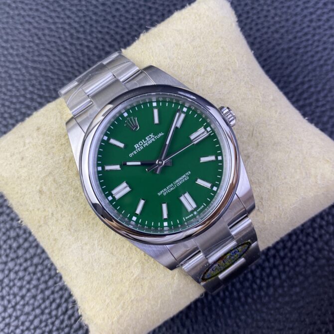 Rolex Oyster Perpetual 41 Green Dial 124300 0005 Men's Watch